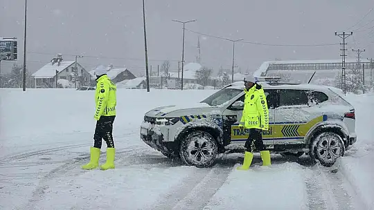 TEM ve D-100'ün Bolu geçişi ağır taşıt trafiğine kapatıldı