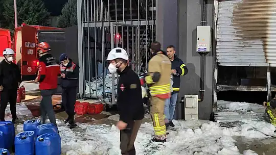 Temizlik işletmesinde çıkan yangın söndürüldü