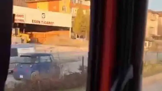 Ters istikamette canını hiçe sayarak ilerlediği anlar kamerada