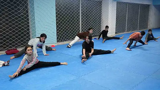 Tesadüfen tanıştığı taekwondoda Avrupa şampiyonu oldu, şimdi hedefi olimpiyatlar