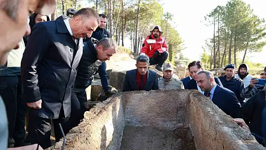 Tios Antik Kenti'nde bulunan Roma Dönemi lahitleri törenle açıldı