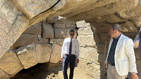 Tios Antik Kenti'ndeki amfi tiyatroda kazı çalışmaları devam ediyor
