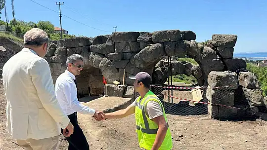 Tios Antik Kenti'ndeki amfi tiyatroda kazı çalışmaları devam ediyor
