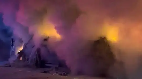 Tır alev alev yandı: Yol 3 saat kapalı kaldı