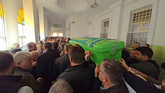 Tır kazasında hayatını kaybeden 22 yaşındaki sürücü son yolculuğuna uğurlandı