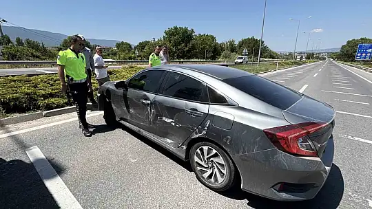 Tır, otomobili 60 metre sürükledi: Şans eseri yaralanan olmadı