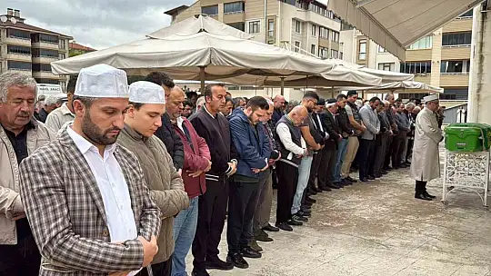 Tırla çarpışan minibüsün sürücüsü son yolculuğuna uğurlandı