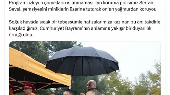 Törende şemsiye çocukları yağmurdan korudu