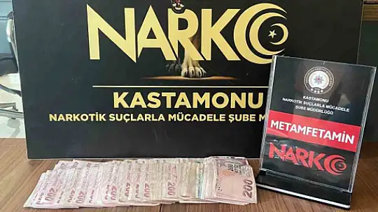 Trafik ekibinin durdurduğu motosikletteki şahısların üzerinden uyuşturucu çıktı: 2 tutuklama