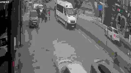 Trafik kazası sonrası çıkan kavgaya tazyikli su müdahalesi