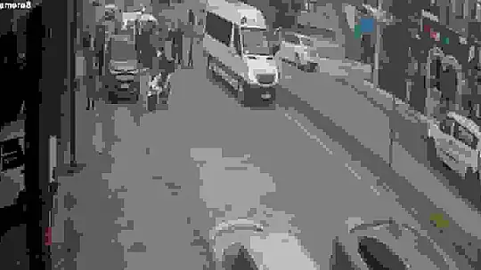 Trafik kazası sonrası çıkan kavgaya tazyikli su müdahalesi
