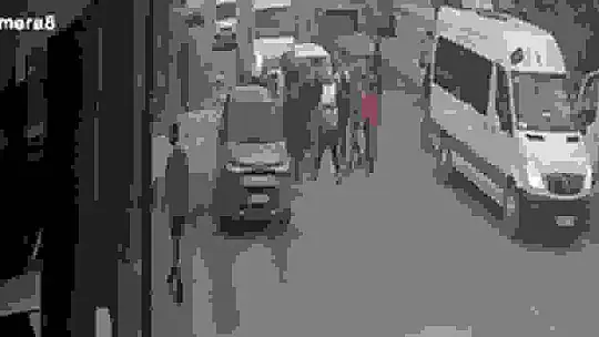 Trafik kazası sonrası çıkan kavgaya tazyikli su müdahalesi