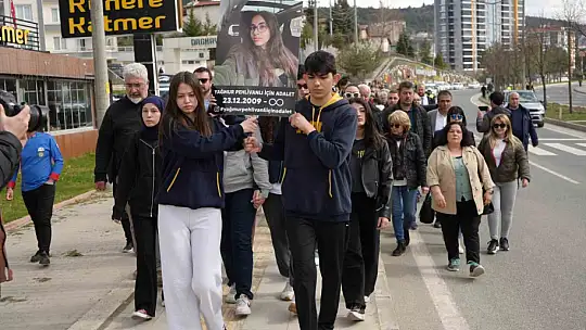 Trafik kazasında ölen 16 yaşındaki Yağmur'un acılı ailesinden bilirkişi raporuna tepki