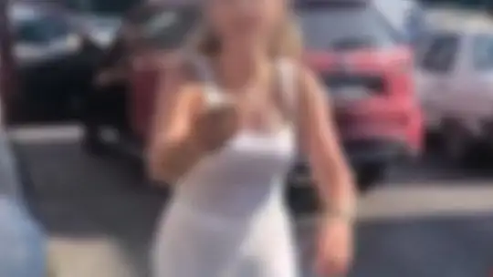 Trafikte araçtan inen 3 kadın çocuklu aileye saldırdı