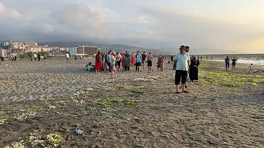 Tur ile gelip denize giren 16 yaşındaki çocuk kayboldu: Son anları kamerada