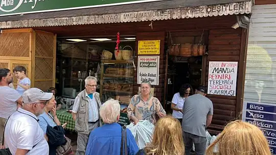 Turistik Karaelmas Ekspresi yolcuları Zonguldak'ın yöresel lezzetlerini tattı