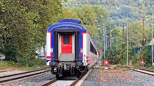 Turistik Karaelmas Ekspresi yolcuları Yenice'nin doğasına hayran kaldı