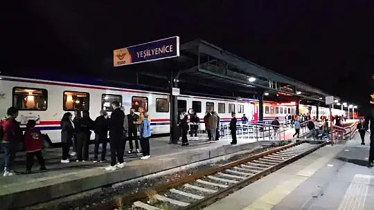 Turistik Karaelmas Ekspresi yolcuları Yenice'nin doğasına hayran kaldı
