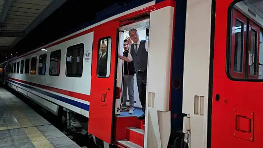 Turistik Karaelmas Ekspresi Zonguldak'tan Ankara'ya hareket etti