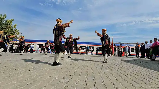Turistik Karaelmas Treni ikinci seferini tamamladı