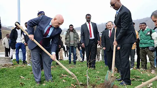 Türkiye'de eğitim gören Ruandalı öğrenciler Düzce Üniversitesi'nde buluştu