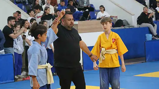 Türkiye'de ilk kez İller Arası Kuşak Güreşi Turnuvası, Karabük'te düzenlendi
