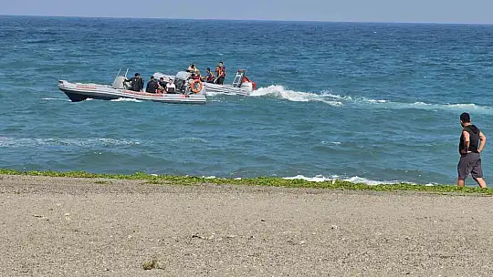 Dalgaların arasında kayboldu