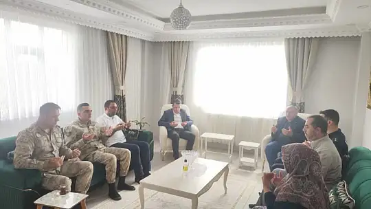 Tutak'ta Anneler gününde anlamlı ziyaret