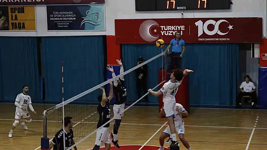 TVF Erkekler 1. Ligi: Düzce Belediyesi Spor Akademisi: 2 - Arkas Spor Kulübü: 3