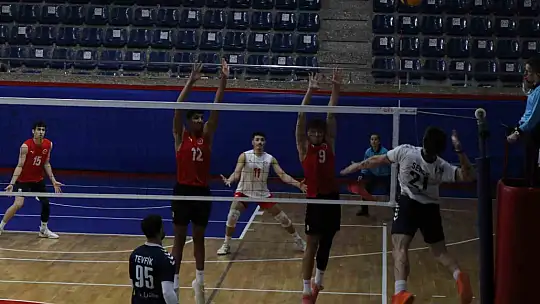 TVF Erkekler 1. Ligi: Düzce Belediyesi Spor Akademisi: 3 - TVF Spor Lisesi : 2