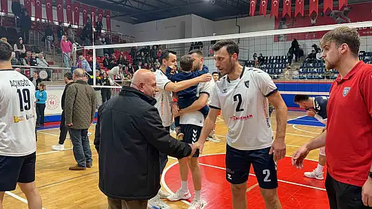 TVF Erkekler 1. Ligi: Düzce Belediyesi Spor Akademisi: 3 - TVF Spor Lisesi : 2