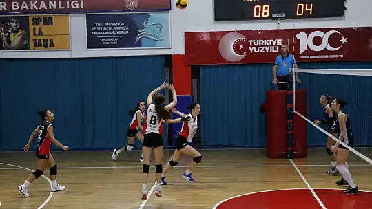 TVF Kadınlar 2. Ligi: Düzce Voleybol:1 - Kocaeli Nicomedia Akademi: 3