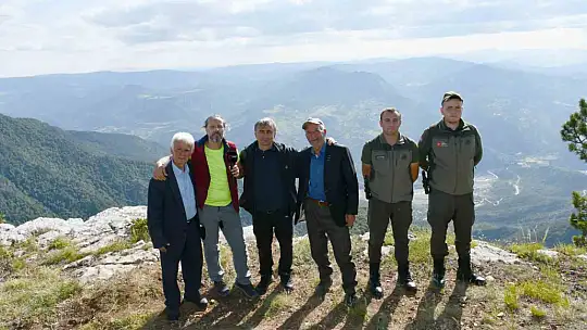 Üç ilin kesişim noktasında manzarasıyla mest eden zirve keşfedilmeyi bekliyor