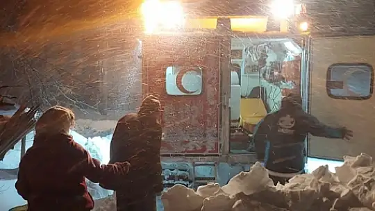 UMKE ekipleri köylerde mahsur kalan hastalar için seferber oldu