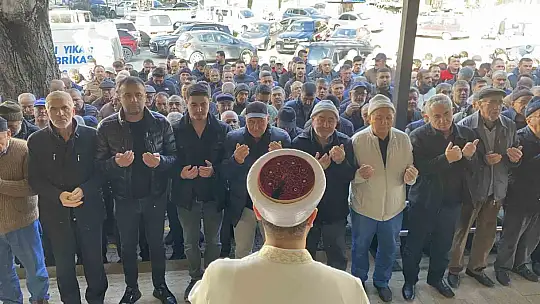 Umre için gittiği kutsal topraklarda hayatını kaybetti: Gıyabi cenaze namazı kılındı