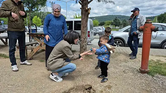 Üniversite öğrencileri başlattıkları kampanya ile hasta çocukların yüzünü güldürdü