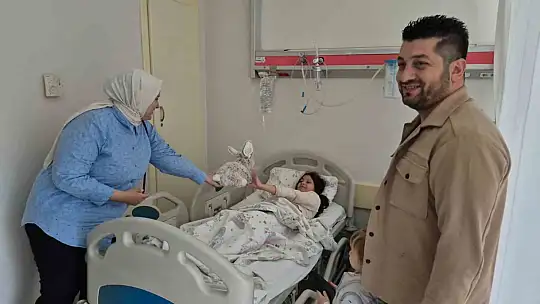 Üniversite öğrencileri başlattıkları kampanya ile hasta çocukların yüzünü güldürdü