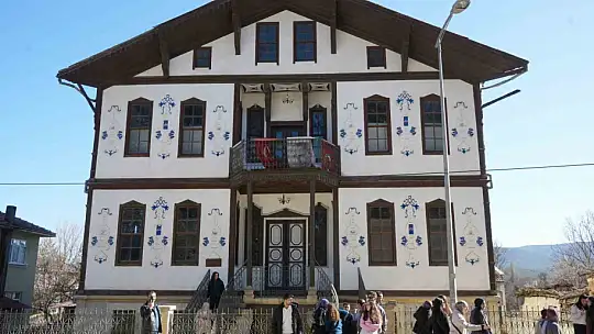 Üniversite öğrencileri Daday'ın tarihi mekanlarını ve turistik alanlarını gezdi