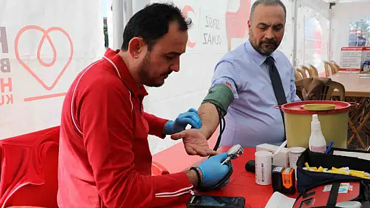 Öğrencilerden 3 günde 556 ünite kan toplandı