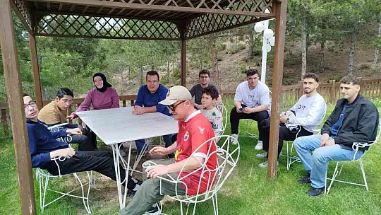 Üniversite öğrencilerinden engelliler için farkındalık yürüyüşü