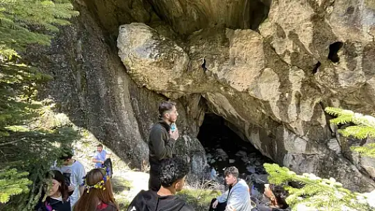 Üniversiteli gençlere, 19 Mayıs'ta kilometrelerce yürüdükten sonra Göce çorbası ikram edildi