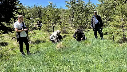 Üniversiteli gençlere, 19 Mayıs'ta kilometrelerce yürüdükten sonra Göce çorbası ikram edildi