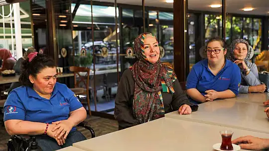 Ünlü televizyon programcısı İkbal Gürpınar Düzce'de