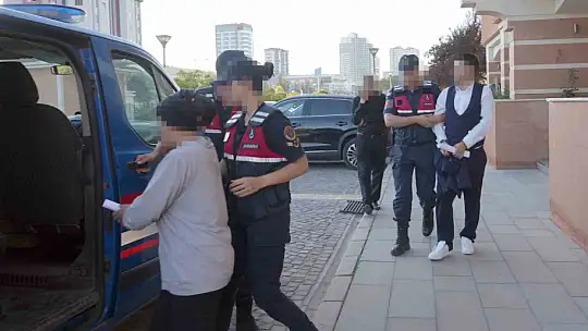 Uyuşturucu sevkiyatı yapan kadın: