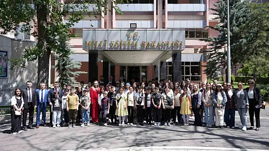 Uzundereli öğrencilerden Ankara çıkarması: Bakan Yusuf Tekin'e ziyaret