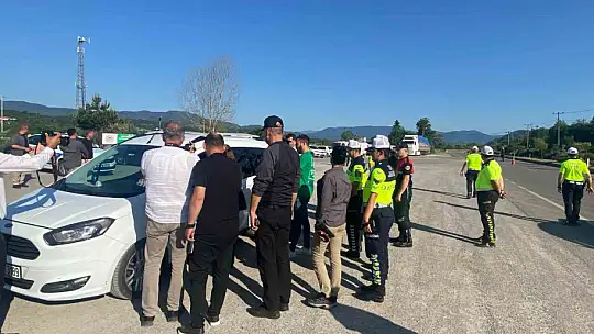 Vali Arslan bayram uygulamasına katıldı