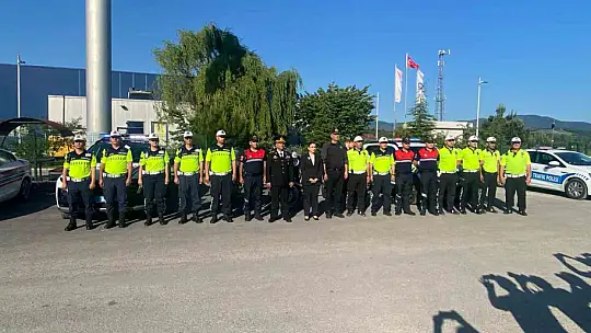 Vali Arslan bayram uygulamasına katıldı
