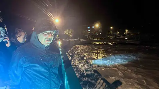 Vali Hacıbektaşoğlu, Zonguldak'taki sağanak sonrası sahada inceleme yaptı