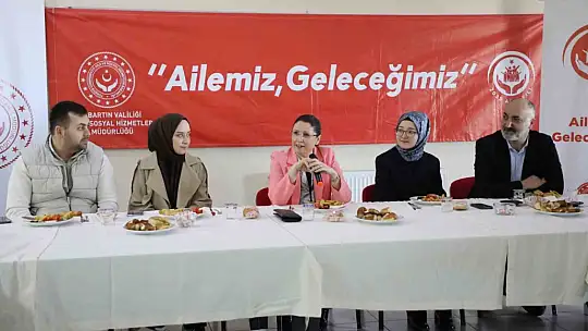 ValisArslan yeni evlenecek çiftlerle bir araya geldi