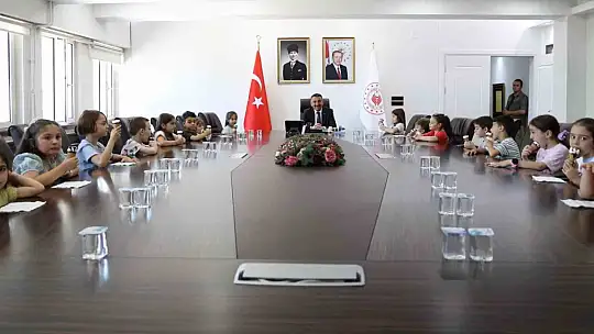 Valiyle dondurma yeme hayali kuran minikler unutulmaz bir gün yaşadı